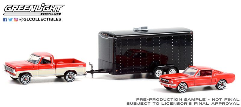 1:64 Hollywood Hitch & Tow Series 9 – The Cars That Made America (2017-Present TV Series) – 1967 Ford F-100 with 1965 Ford Mustang Fastback in Enclosed Car Hauler